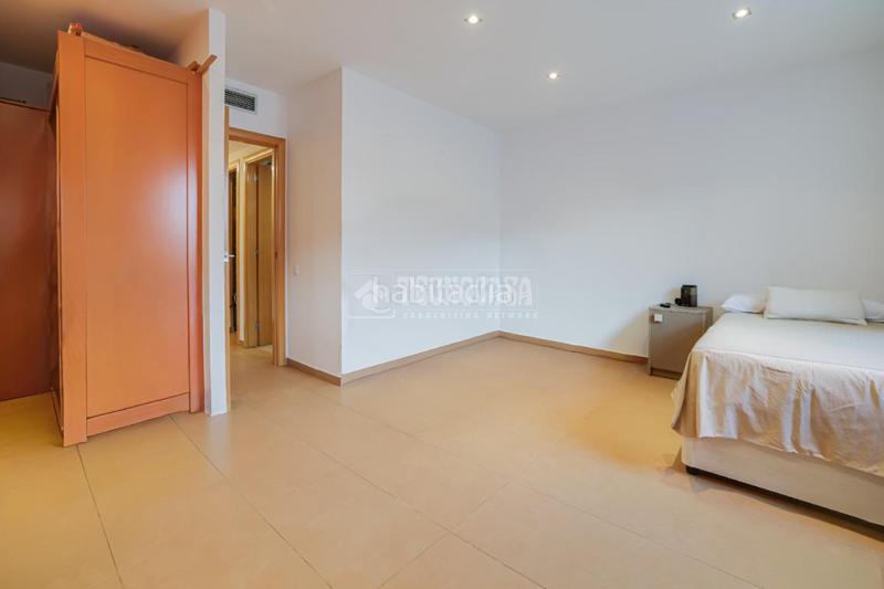 Foto a67f1ed5-09ef-4b7e-9de1-297a9b62e665. Duplex con riscaldamento parcheggio in Vinyets-Molí Vell Sant Boi de Llobregat