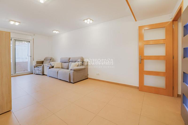 Foto ee62a5bc-7904-4b2d-885a-84046faf4096. Duplex con riscaldamento parcheggio in Vinyets-Molí Vell Sant Boi de Llobregat