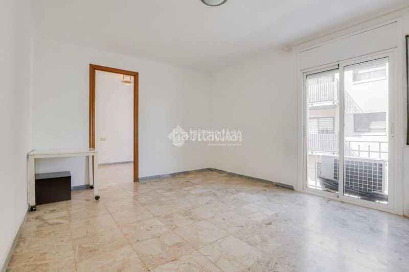 Foto f5710238-3a63-4e5e-9f12-2efcdb3c0cbe. Pis a Centre Sant Boi de Llobregat