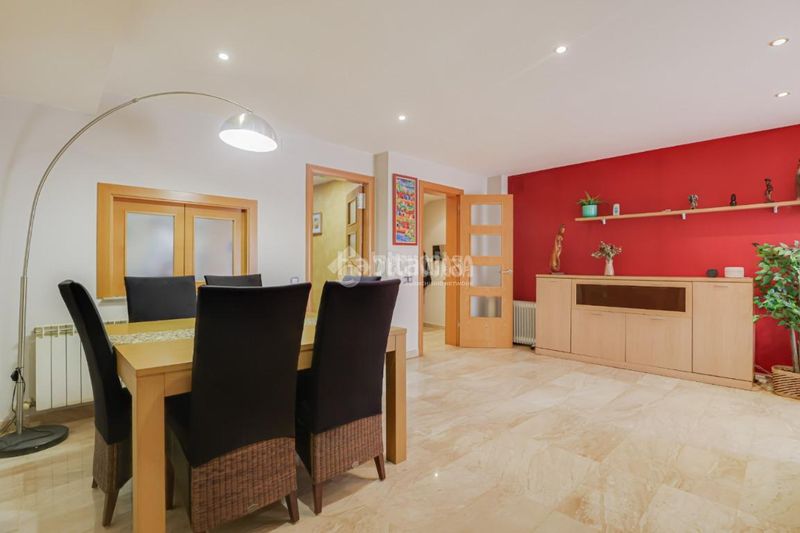 Foto 34da5968-6007-4c91-a5f7-a1a96cad514b. Pis amb calefacció aparcament a Casablanca Sant Boi de Llobregat