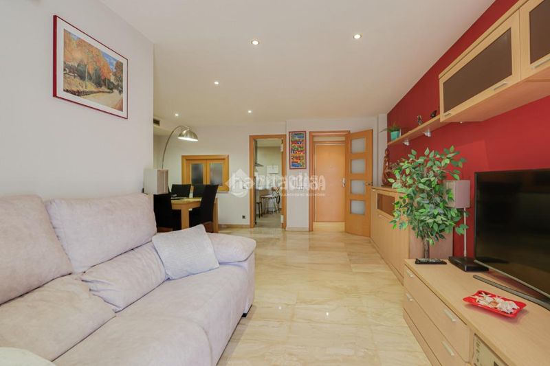 Foto d05f73a3-ce34-469c-af2d-05989cd21a9f. Pis amb calefacció aparcament a Casablanca Sant Boi de Llobregat