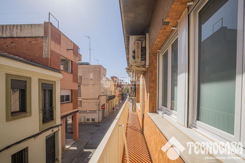 Foto 21b5eacc-9ebe-41d3-a7a8-e50ff2966e19. Pis a Centre Sant Boi de Llobregat