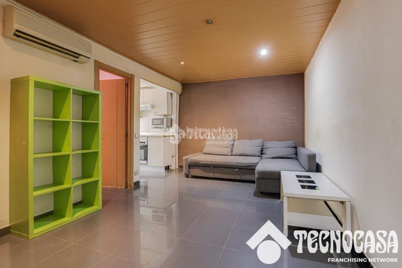 Foto f3d3edd4-ce0d-42e2-bf6f-30510c30c7d2. Pis a Roquetes Barcelona