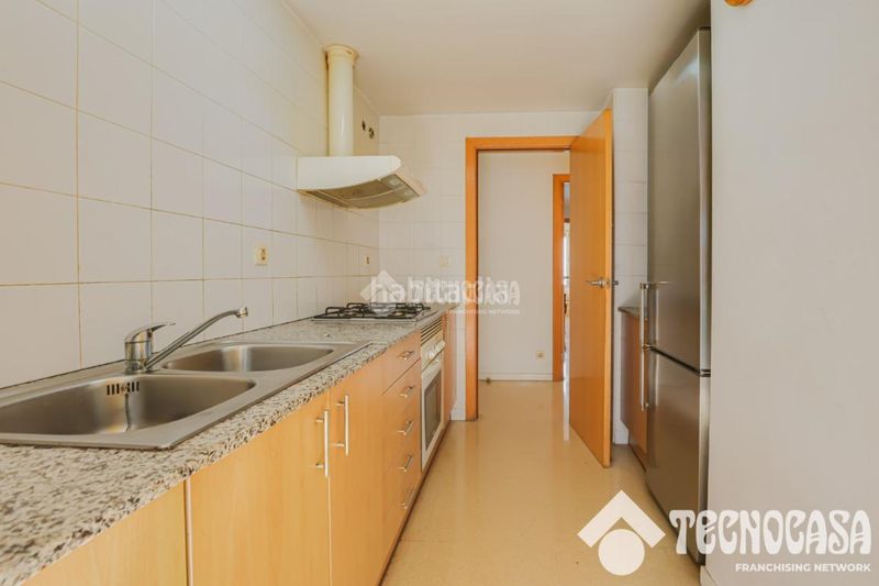 Foto 77cad1e8-ae5b-4f77-a6fd-001fcb9c437e. Pis amb aparcament a Verdum Barcelona