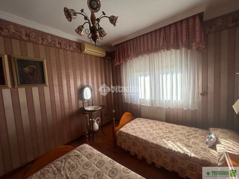 Foto 84932635-d5fe-4035-8176-295b94eede65. Casa aparellada amb calefacció a Nuevo Parque Ciudad Real