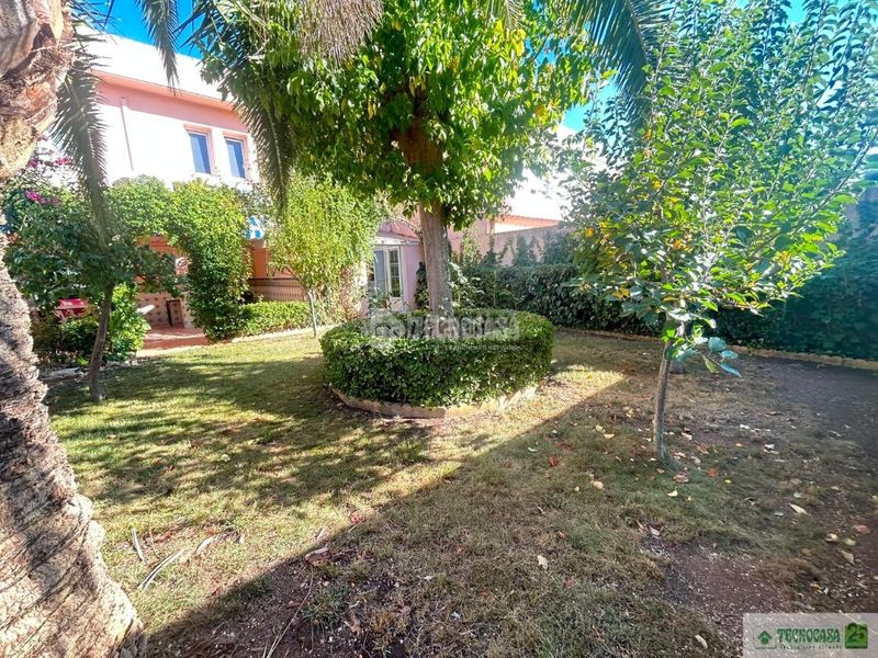 Foto c77cd75a-107b-4ed4-83cb-addac4a6a955. Casa aparellada amb calefacció a Nuevo Parque Ciudad Real