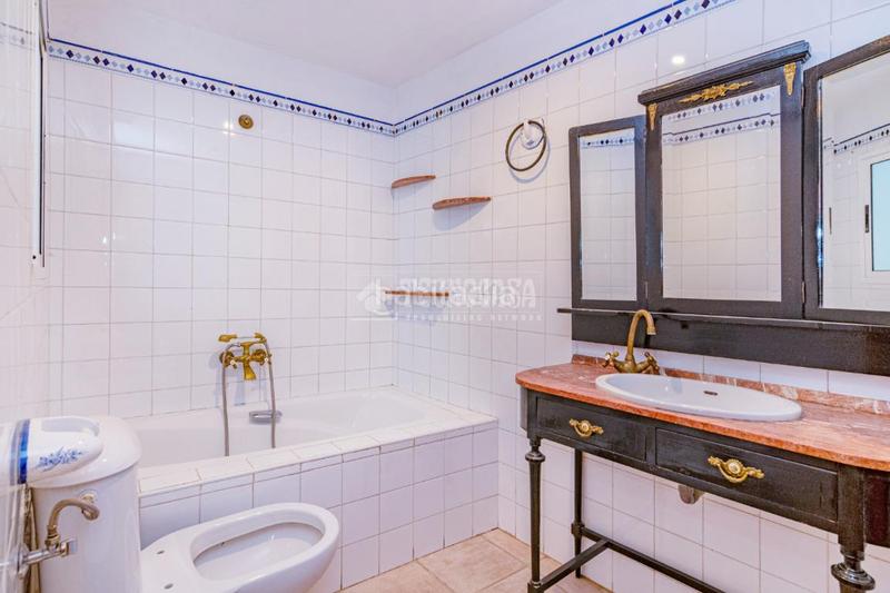 Foto 78b97751-7d6c-4702-a1b5-367986c4c35a. Casa pareada casa en venta en San Matías - Realejo Granada