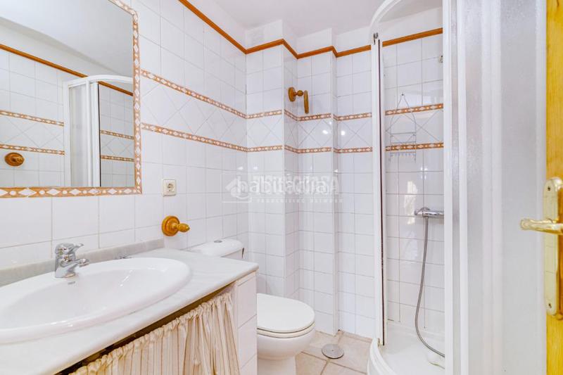Foto d5375d75-c48d-4404-8703-e0d6400fd8c2. Casa pareada casa en venta en San Matías - Realejo Granada