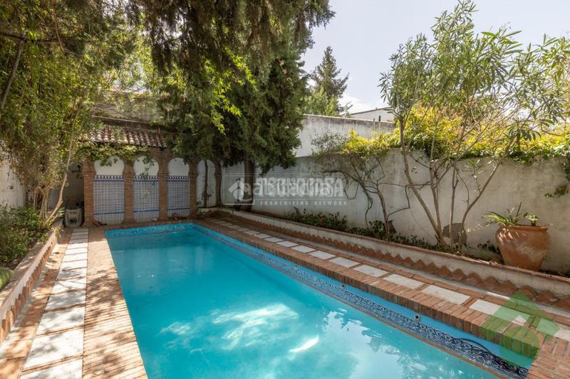 Foto e50a8ee8-9464-4be1-a1c2-a0e743d47285. Casa pareada casa en venta en Barrio de Albaicín Granada