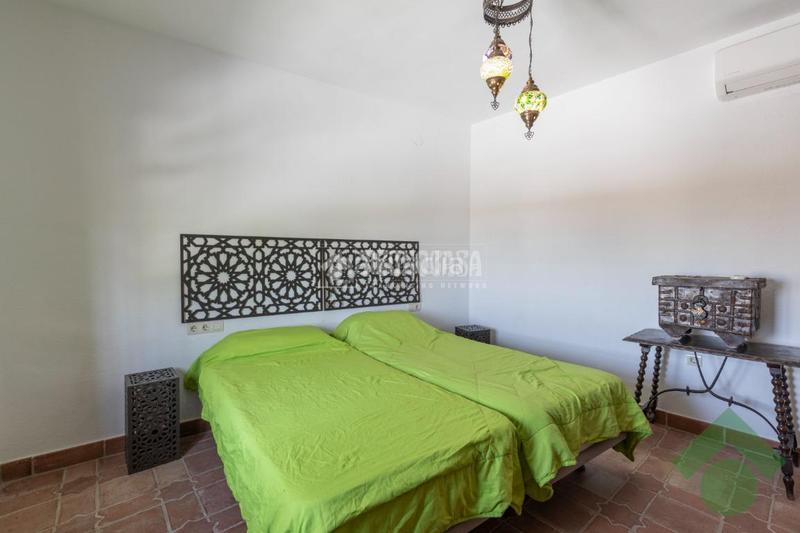 Foto f4aa844f-3fd3-4acf-8228-e56d9282df96. Casa pareada casa en venta en Barrio de Albaicín Granada