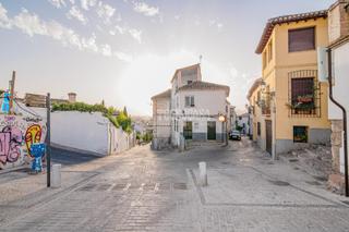 Parking coche en San Ildefonso. Boxplaza de garaje en venta en granada