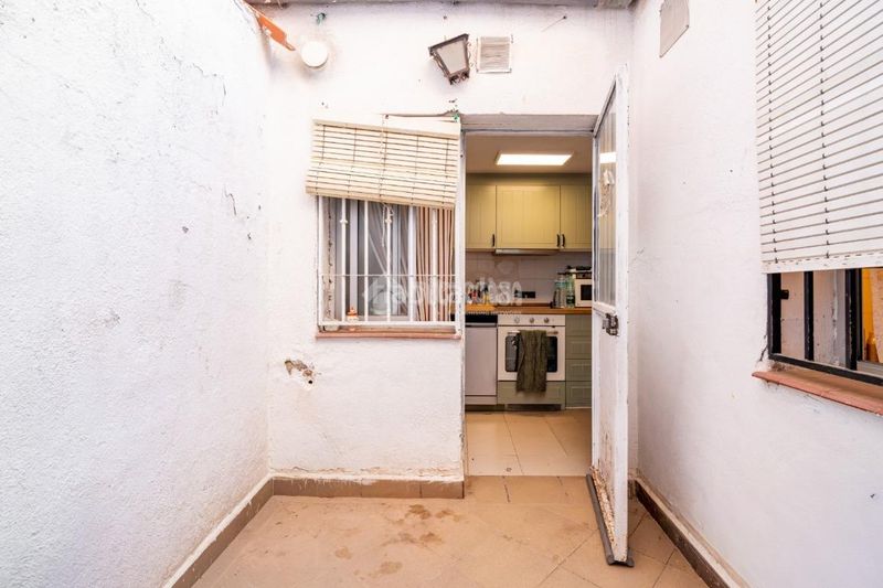 Foto 91a38c9a-0d03-4153-8d53-230d4f386328. Casa aparellada a Haza Grande Granada