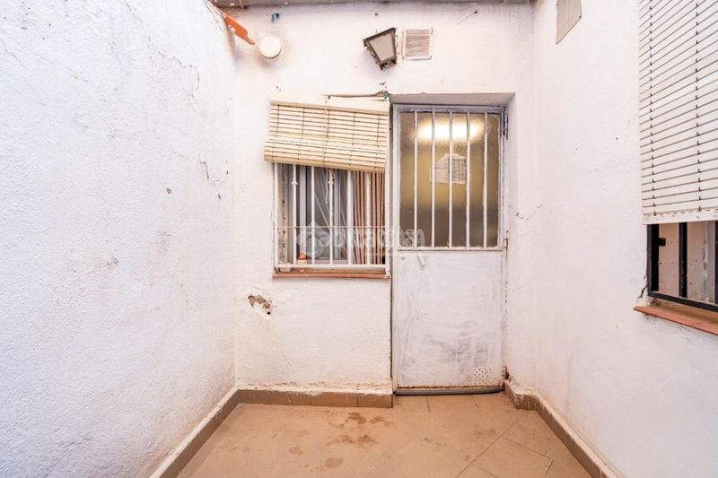 Foto fb6dca4e-cab2-4288-af27-13ee49efdaa2. Casa aparellada a Haza Grande Granada
