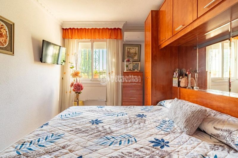 Foto d303e254-cd42-430e-9f3c-fdad9d274ee4. Pis amb aparcament a Haza Grande Granada