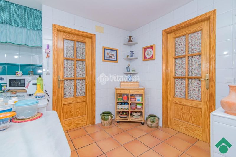 Foto 599d5d1e-96ee-43f8-a004-0cacb96ff434. Casa aparellada amb aparcament a Haza Grande Granada