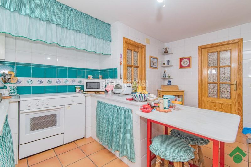 Foto 60a0f7ba-b85a-4d85-a125-dbb2a2f82882. Casa aparellada amb aparcament a Haza Grande Granada