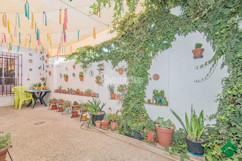 Foto a8d0fa3b-85f3-4a2b-96f2-2d0818b70391. Casa aparellada amb aparcament a Haza Grande Granada