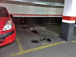 Aparcament cotxe a Guinard. Boxplaza de garaje en venta en barcelona