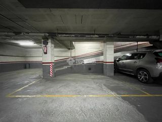 Aparcament cotxe a Guinardó