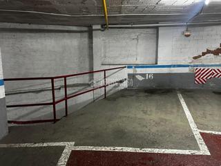Aparcament cotxe a Guinard. Boxplaza de garaje en venta en barcelona
