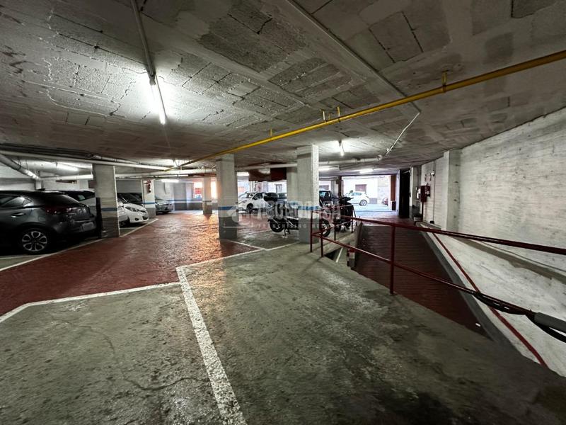 Foto 5b10a12b-7971-4f42-9644-16c1ba490de2. Parking coche boxplaza de garaje en venta en Guinardó Barcelona