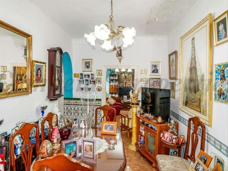 Foto 5fa2b863-e0b5-4f0e-9d24-0a911a137648. Semi detached house with heating in Torrox pueblo Torrox