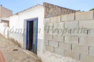 Casa a Salares. Casa pueblo en salares