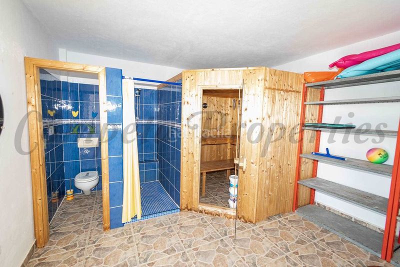 Foto 5091530f-ab8f-4aea-9717-53a0e652c8f1. Casa amb calefacció aparcament piscina a Torrox pueblo Torrox