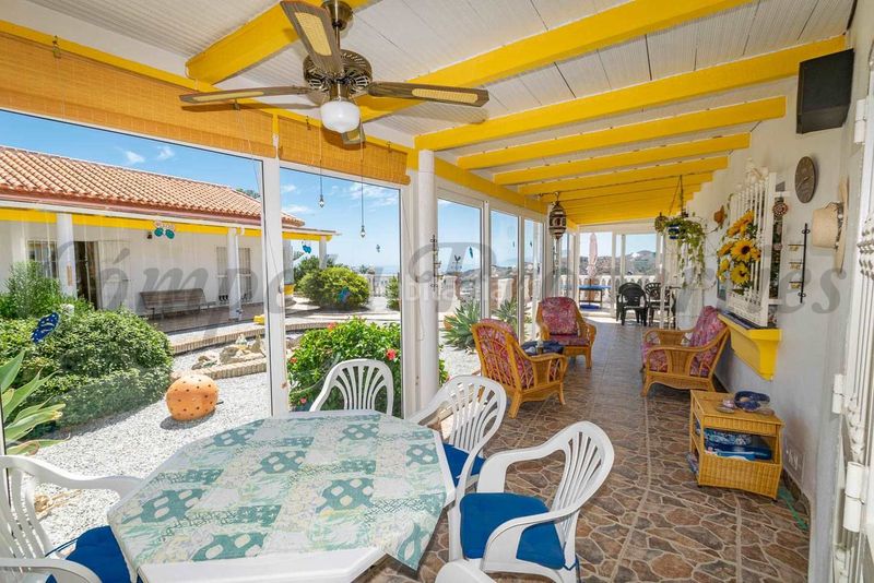 Foto ed418b39-3d84-497e-bae4-d2bf8ce55bbc. Casa amb calefacció aparcament piscina a Torrox pueblo Torrox