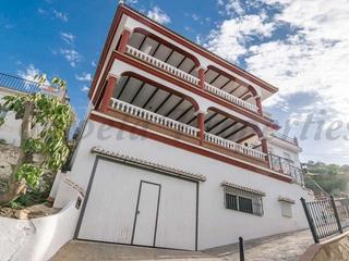 Casa adossada a Sayalonga