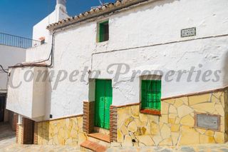 Casa a Sayalonga