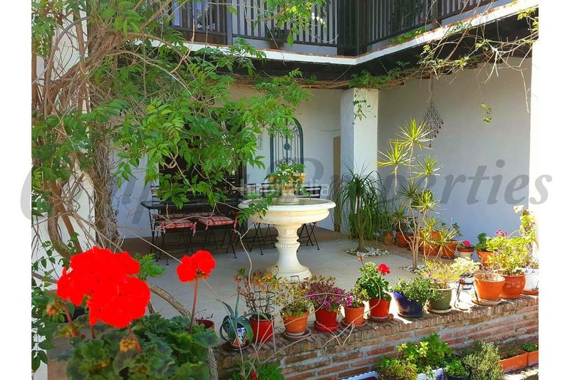 Foto 7b21e933-5a50-44ec-9876-b2edd8d948c5. Casa amb piscina a Torrox pueblo Torrox