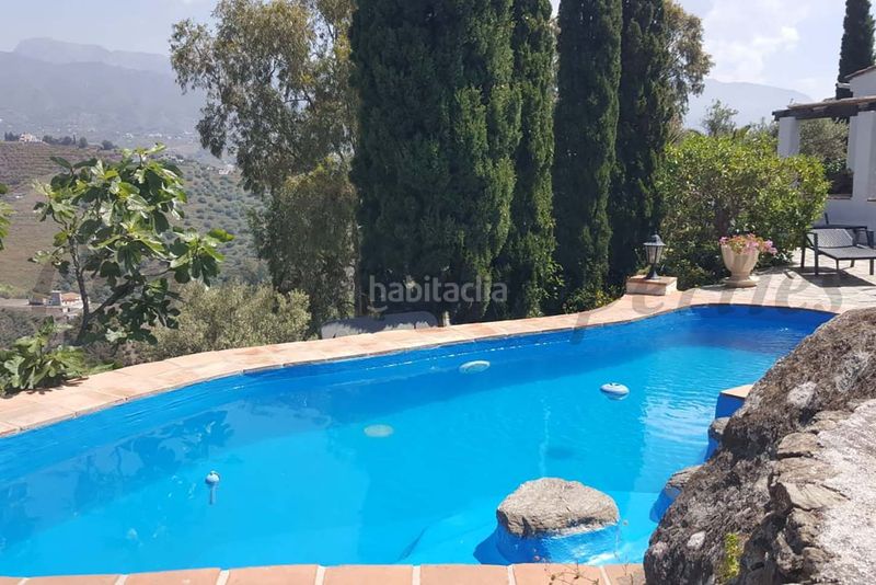 Foto 9f0f5458-d9ef-4851-bb0b-024c5fc922f8. Casa amb piscina a Torrox pueblo Torrox
