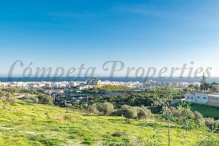 Terreny residencial a Avda Pescia - Ctra de Frigiliana