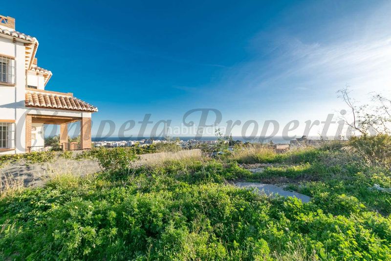 Foto f87d4baa-e46f-4fcd-b77d-a8c289864c72. Terreno residencial parcela urbana en Avda Pescia - Ctra de Frigiliana Nerja