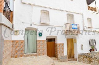 Casa in Árchez. Casa pueblo en árchez