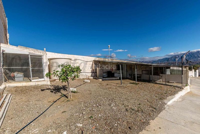 Foto a9bef069-751e-45eb-9761-e8f58e5eaefd. Casa amb piscina a Macharaviaya