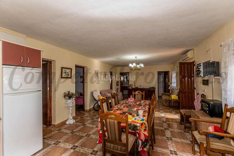 Foto c9c8fc39-b710-459c-9470-d60d83750166. Casa amb piscina a Macharaviaya