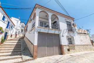 House in Sayalonga. Casa pueblo en corumbela