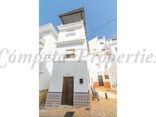 Casa adossada a Sayalonga