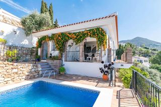House in Cómpeta. Casa de campo en cómpeta
