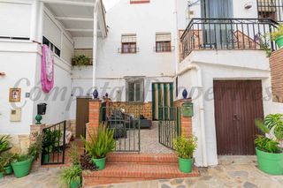 Casa in Árchez. Casa pueblo en árchez