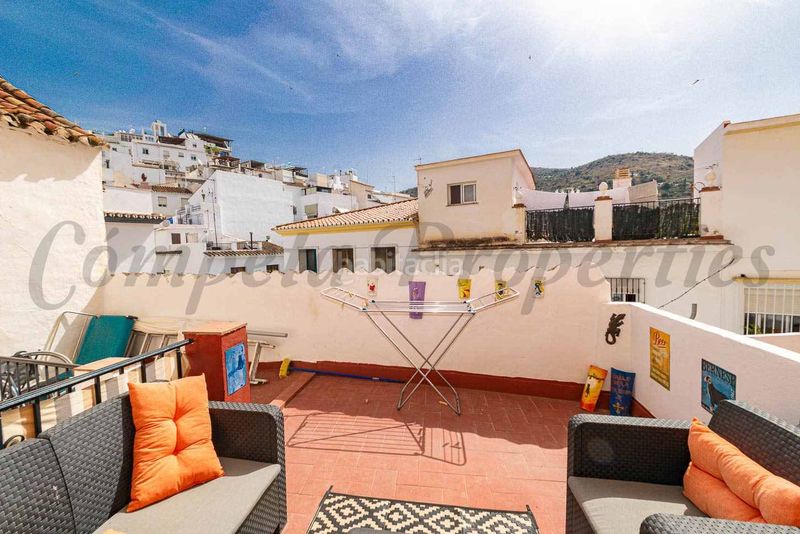 Foto 01f3d23d-3f65-413f-bf5f-19fad2aaac22. Casa  pueblo en Torrox pueblo Torrox