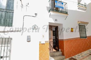 Casa in Árchez. Casa pueblo en árchez