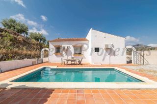 House in Cómpeta. Casa de campo en cómpeta