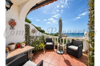 Casa a El Peñoncillo. Adosado con vistas al mar, terraza en la azotea y piscina comuni