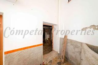 Maison à Salares. Casa de pueblo para reforma completa en salares