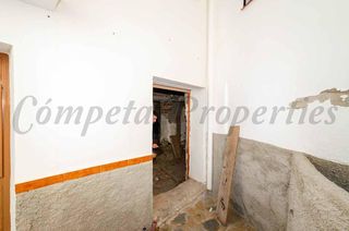 Maison à Salares. Casa de pueblo para reforma completa en salares