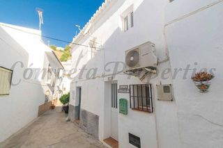 Casa a Torrox Pueblo. Casa de pueblo con vista al mar en torrox
