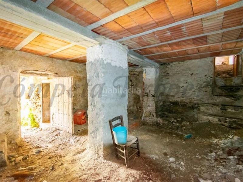 Foto 06d77f79-4353-4ce2-ad96-d2bfe62ecd03. Semi detached house with heating in Sayalonga